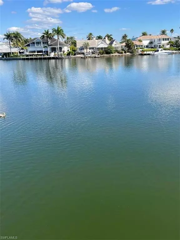 Naples, FL 34103,4530 Gulf Shore BLVD N #2-112