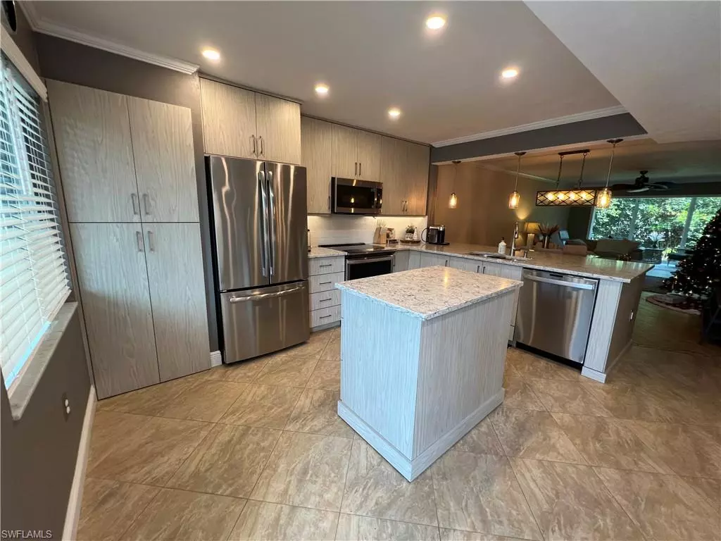 Naples, FL 34112,3051 Sandpiper Bay CIR #I102