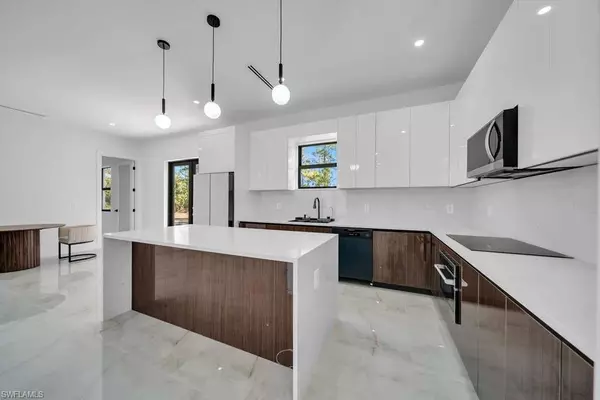 Lehigh Acres, FL 33974,323 Long AVE S