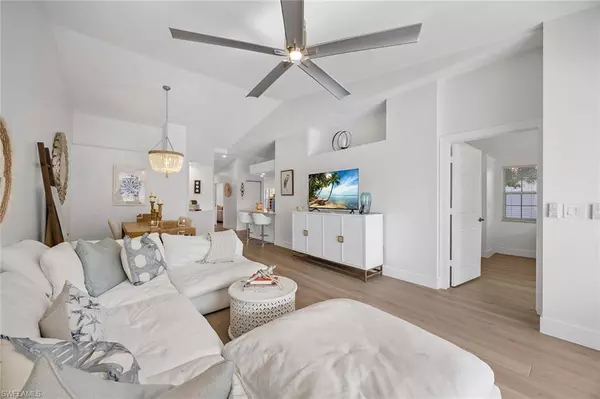 Naples, FL 34109,2450 Old Groves RD #201