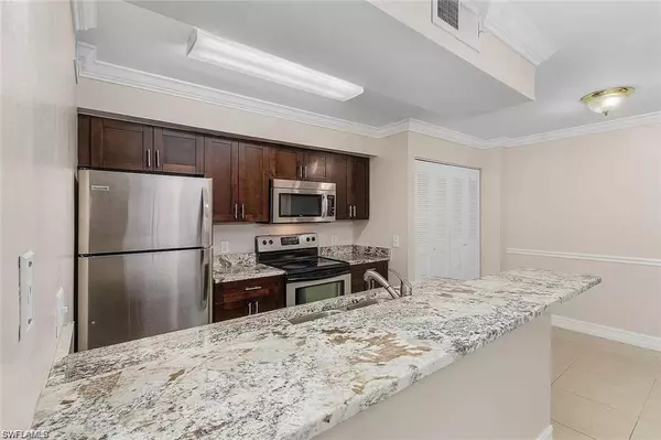 Fort Myers, FL 33919,5323 Summerlin RD #2310