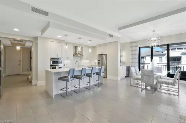 Naples, FL 34102,1035 3rd AVE S #402