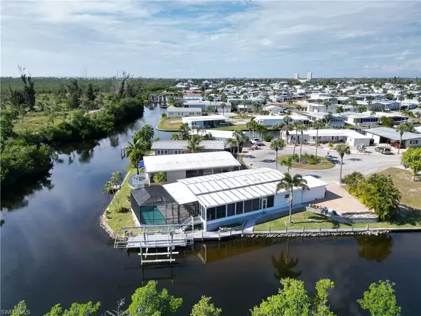 Fort Myers Beach, FL 33931,17941 Bryan CT