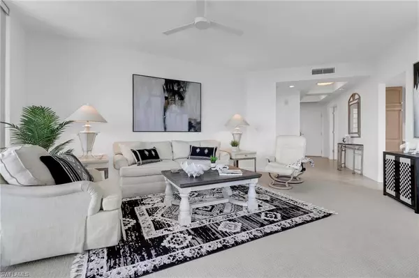 Naples, FL 34103,4255 Gulf Shore BLVD N #201