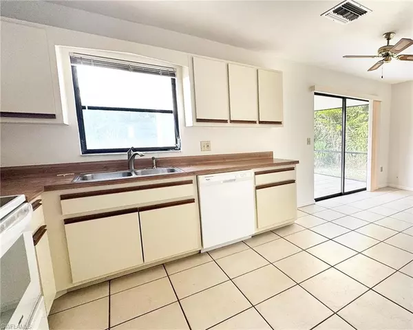 Naples, FL 34108,699 110th AVE N #Unit B