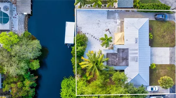 Naples, FL 34112,2772 Riverview DR