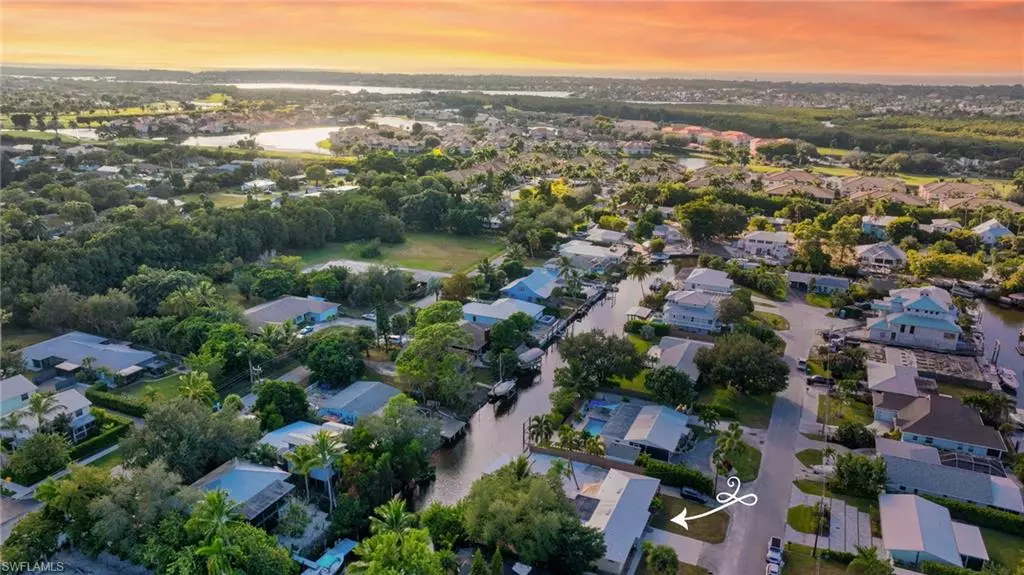 Naples, FL 34112,2772 Riverview DR