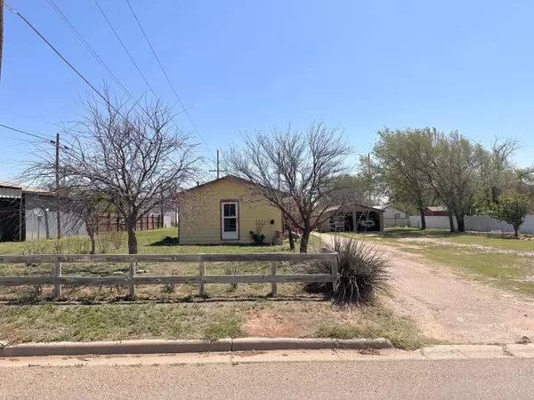 Dimmitt, TX 79027,507 SW 3rd ST