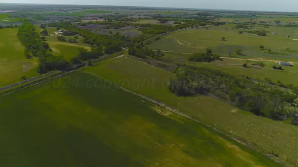 Shamrock, TX 79079,Long Dry Creek Hunting