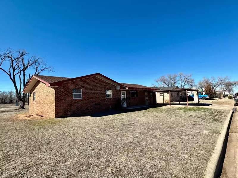 705 N Hale AVE, Tulia, TX 79088