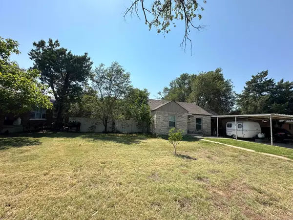 Spearman, TX 79081,310 S Barkley ST