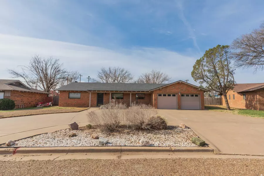 909 Jefferson DR, Plainview, TX 79072