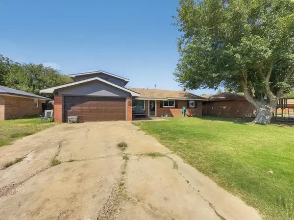 Dimmitt, TX 79027,718 W Oak ST