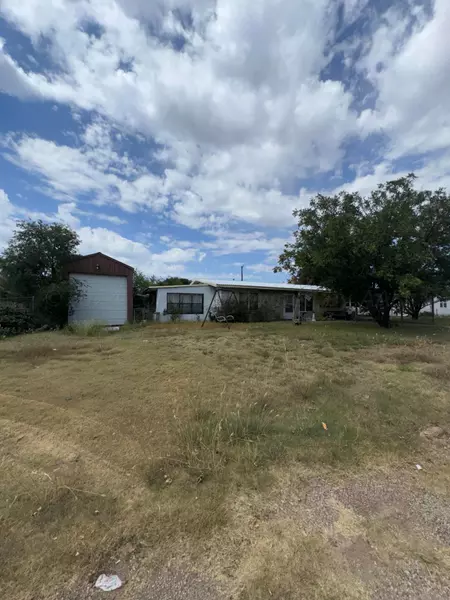 314 Allen AVE, Stinnett, TX 79083