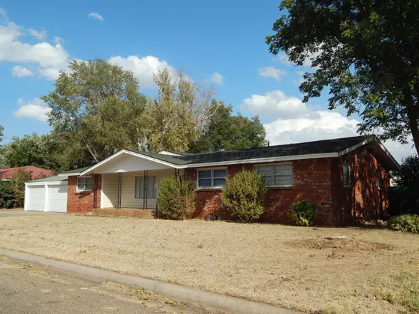 1706 Ellison ST, Wellington, TX 79095