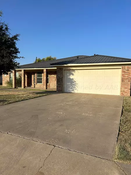 245 Greenwood ST, Hereford, TX 79045