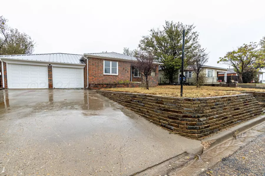 504 N Longwood AVE, Fritch, TX 79036