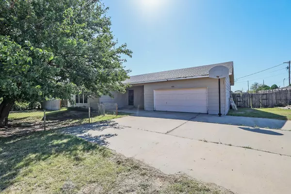 301 W 10th ST, Stinnett, TX 79083