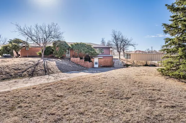 1200 E Harvester AVE, Pampa, TX 79065