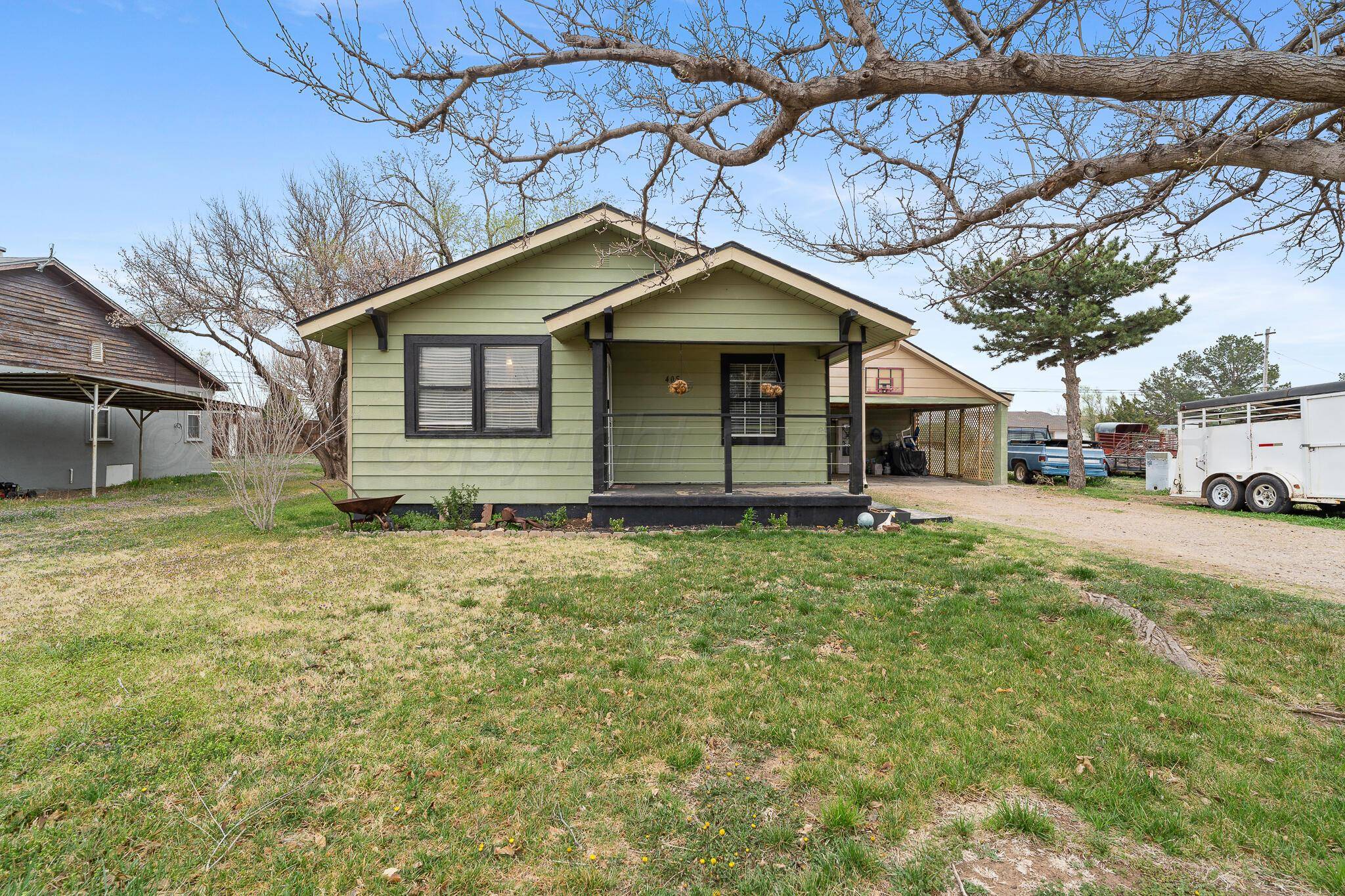 405 Dysart ST, Claude, TX 79019