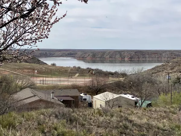 912 Hillside DR, Fritch, TX 79036