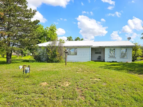 409 Heasley ST, Mclean, TX 79057