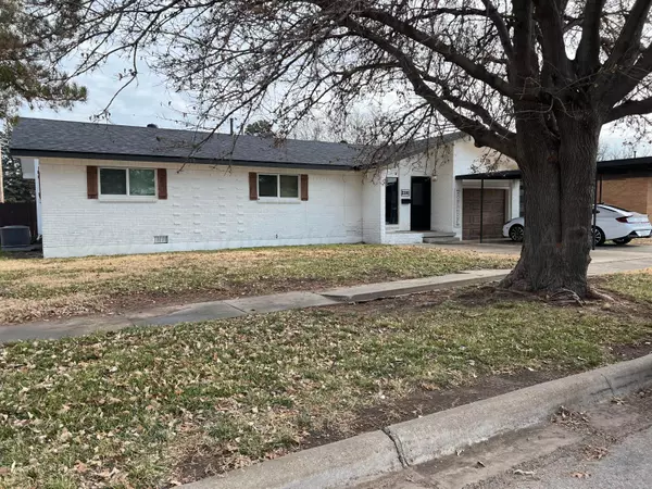 2201 S Harvard ST, Perryton, TX 79070
