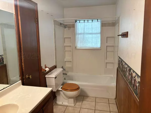 Spearman, TX 79081,716 Collier DR