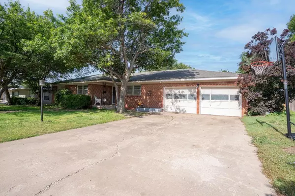 Pampa, TX 79065,2209 N BEECH LN