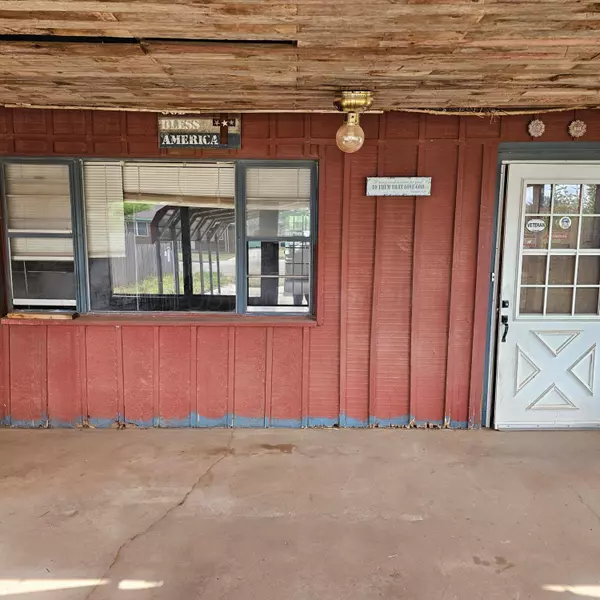 Farwell, TX 79325,302 8th ST