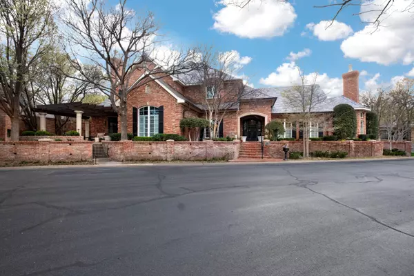 Amarillo, TX 79106,18 EDGEWATER DR