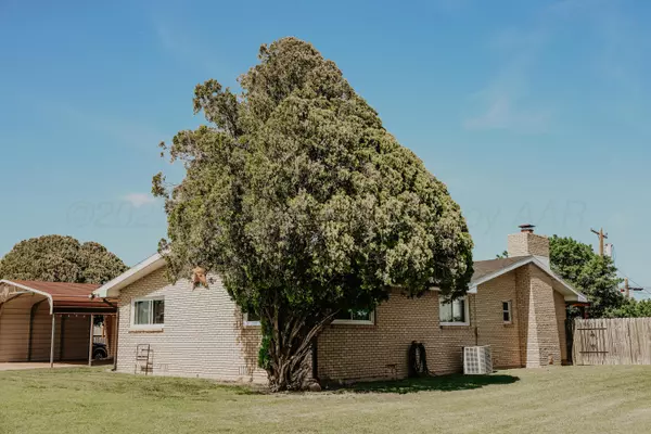 Darrouzett, TX 79024,214 Cherry ST