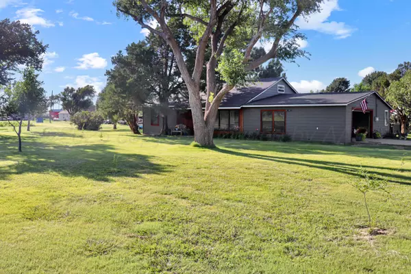 105 E Matador DR, Adrian, TX 79001