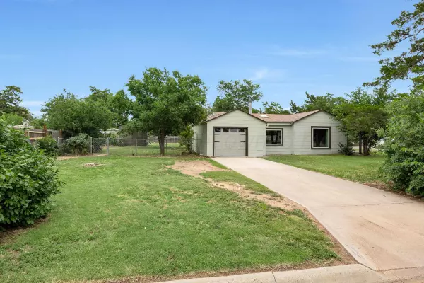 Amarillo, TX 79106,1805 BROADMOOR ST