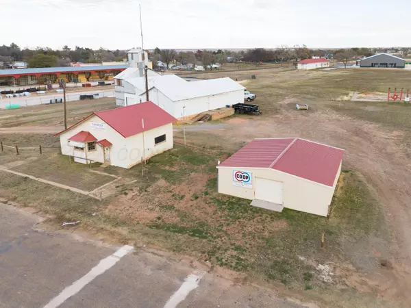 S Madden ST, Shamrock, TX 79097