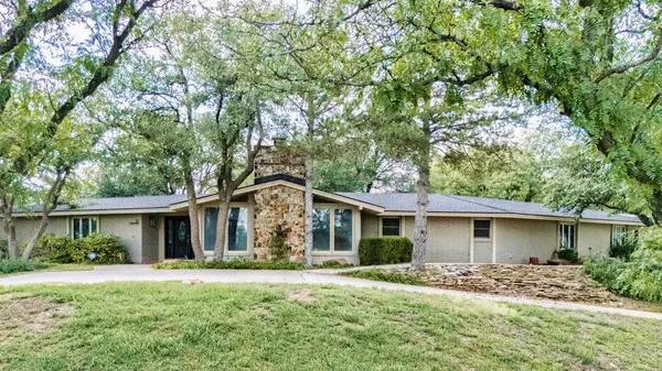 81 Country Club DR, Canyon, TX 79015