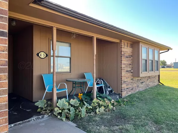 Booker, TX 79005,415 Fern ST