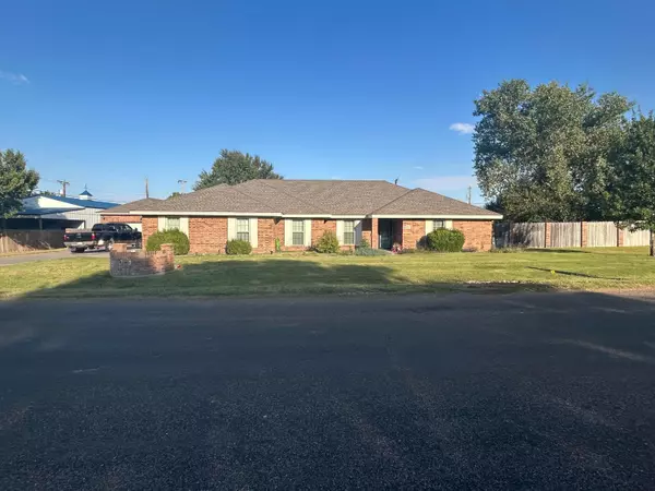 701 Skyline DR, Borger, TX 79007