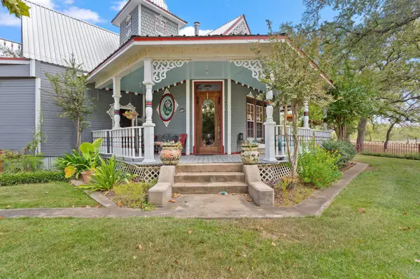 2403 Maple LN, Kingsland, TX 79639