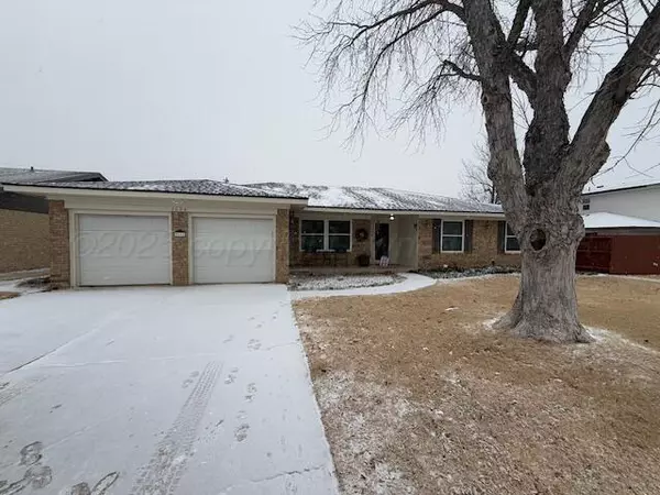 2604 Comanche TRL, Pampa, TX 79065