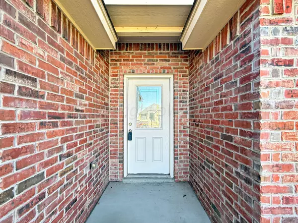 Amarillo, TX 79108,1602 FOX HUNT AVE