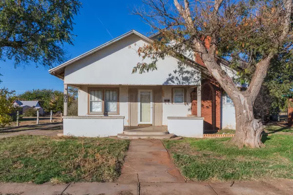 605 & 607 N Wall ST, Shamrock, TX 79079