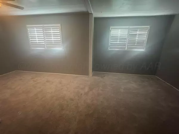 Spearman, TX 79081,303 S Hazelwood