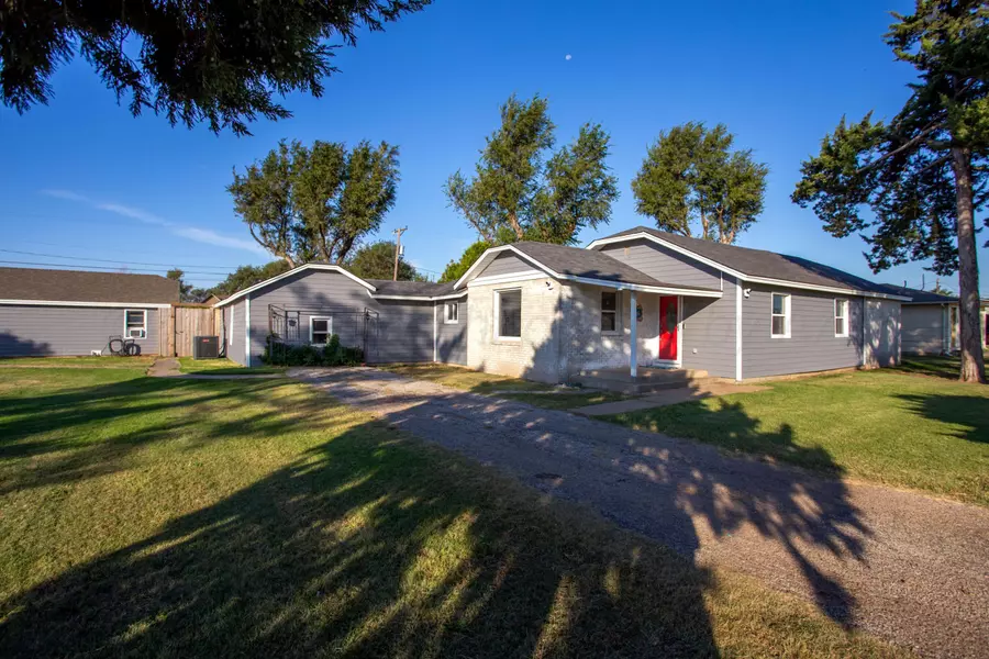 1105 MAIN ST, Panhandle, TX 79068