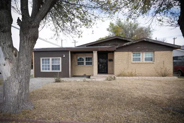 414 Oak AVE, Dumas, TX 79029