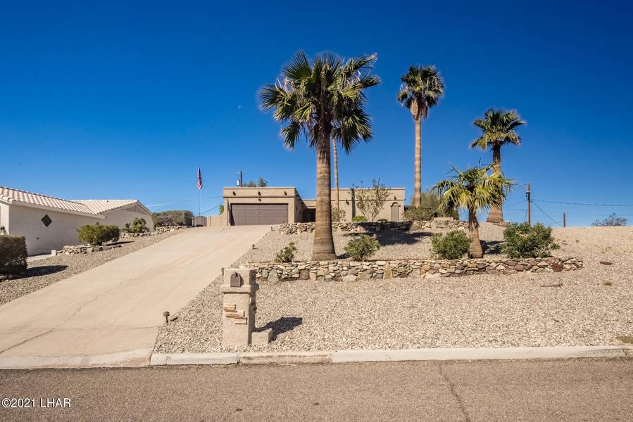 1043 Hurricane Dr, Lake Havasu City, AZ 86403