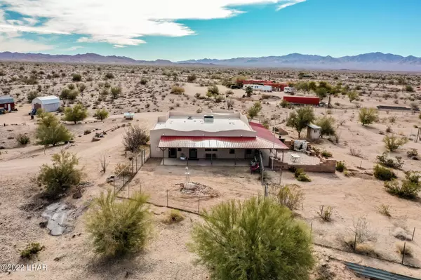 16839 S Douglas Ln, Yucca, AZ 86438