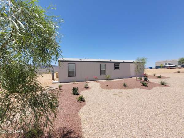 10747 S Paradise Trails Rd, Yucca, AZ 86438