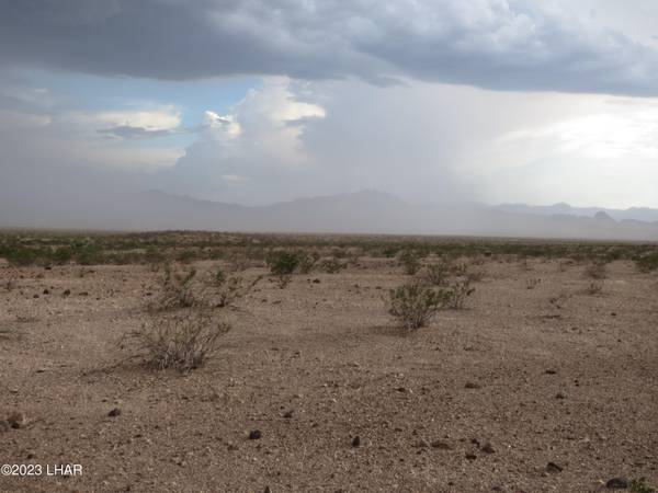 600 South Of Vega Road, Topock, AZ 86436