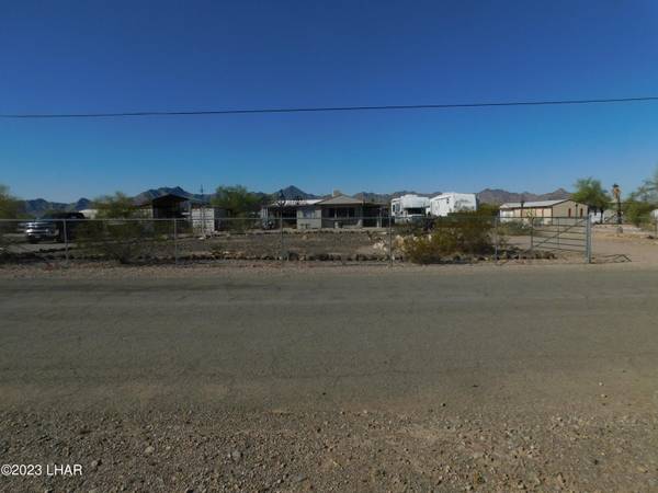 52442 Quail Dr, Quartzsite, AZ 85346